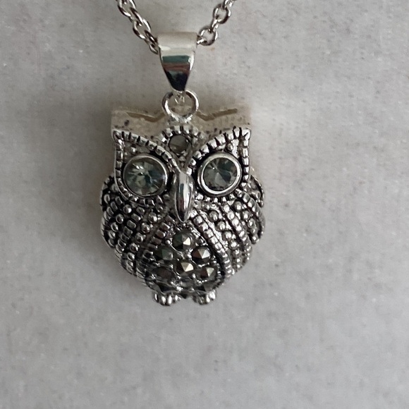 Owl Sterling Silver Marcasite Textured Feathers Hematite Statement Necklace - Picture 12 of 14
